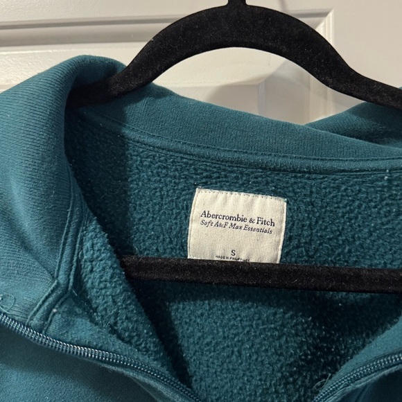 A&F Sweatshirt & Sweatpants - Picture 3 of 7